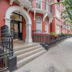 Hyde Park Mansions, Transept Street