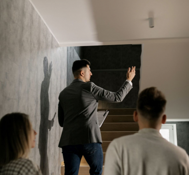 Pros And Cons Of Becoming A Real Estate Agent In The UK