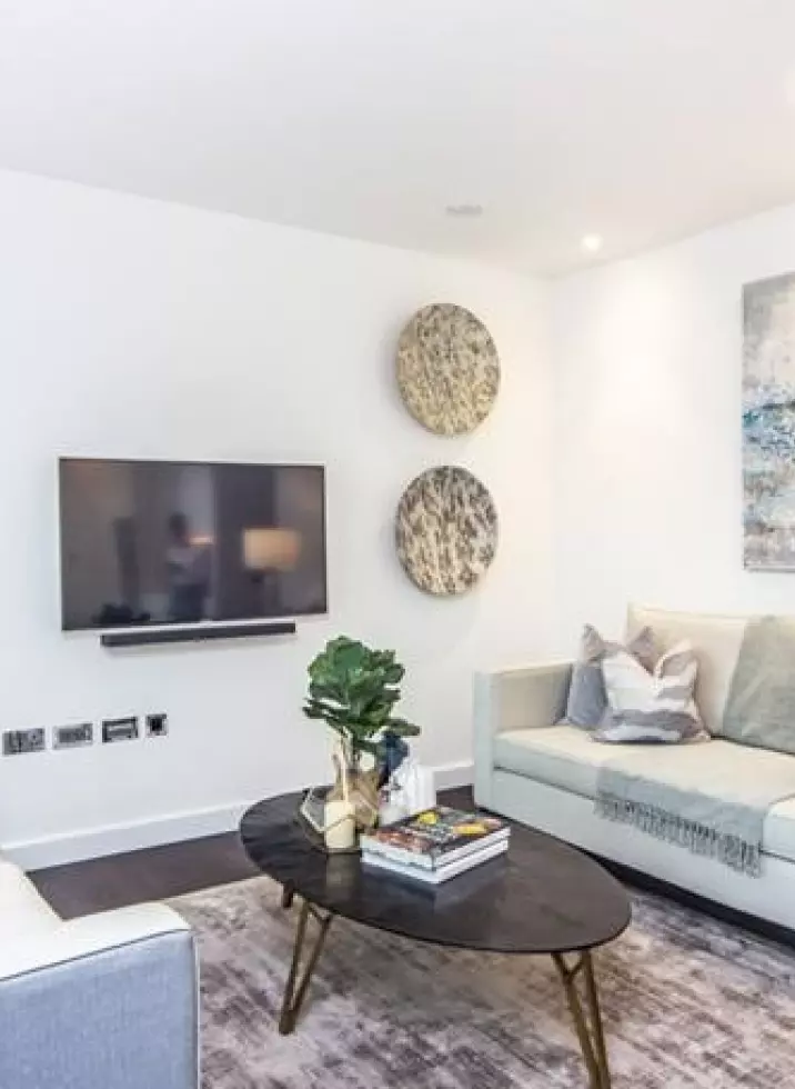 Thornes House, 4 Charles Clowes Walk