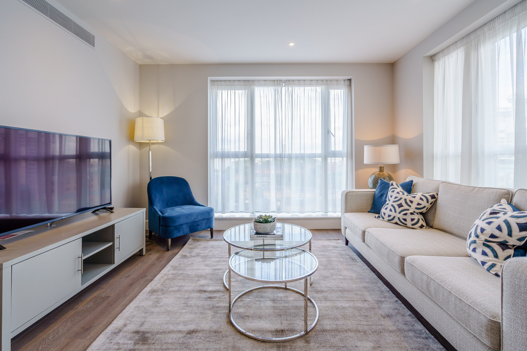 Circus Apartments New Build Developments For Sale Canary Wharf