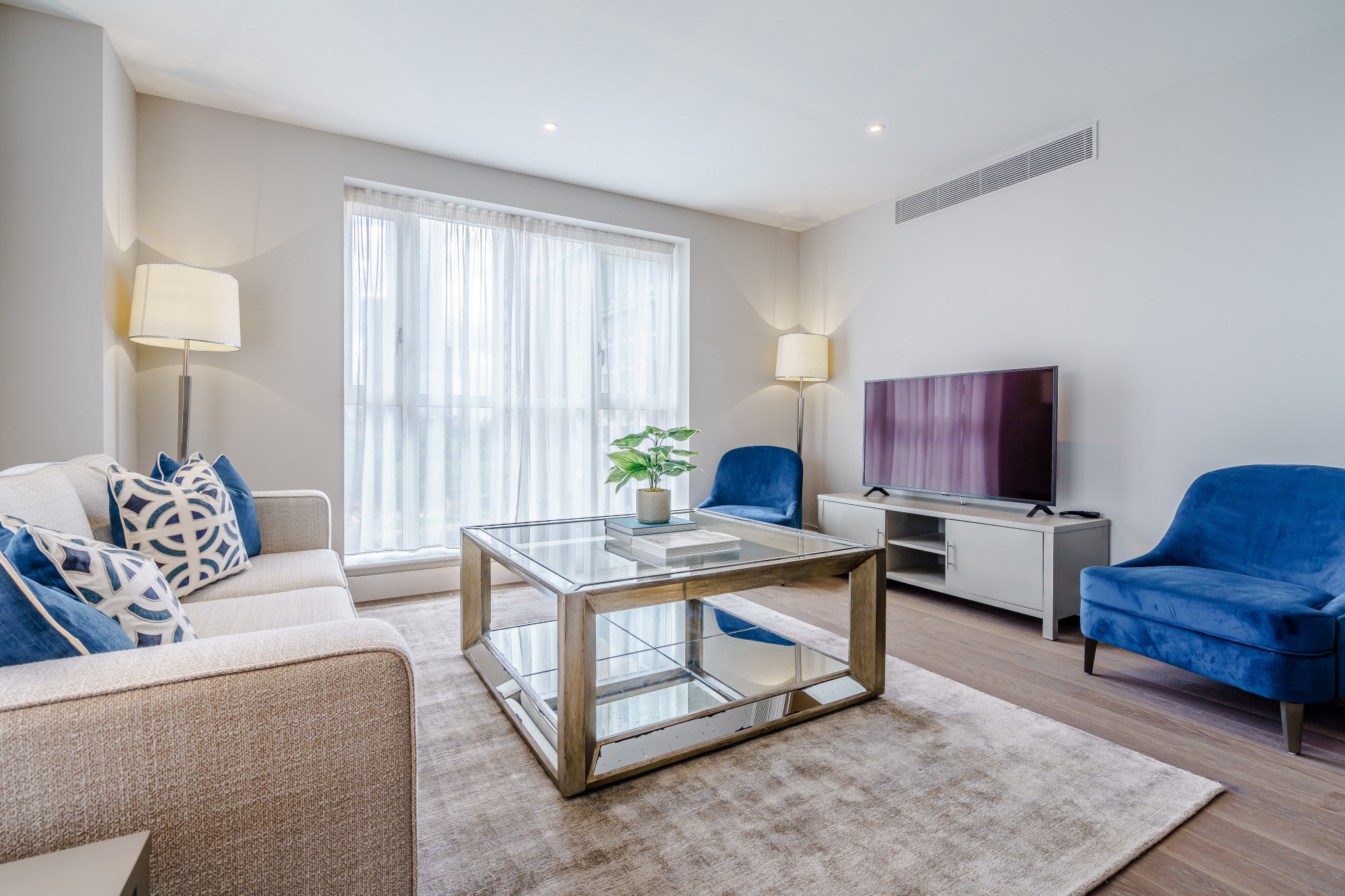 Circus Apartments New Build Developments For Sale Canary Wharf