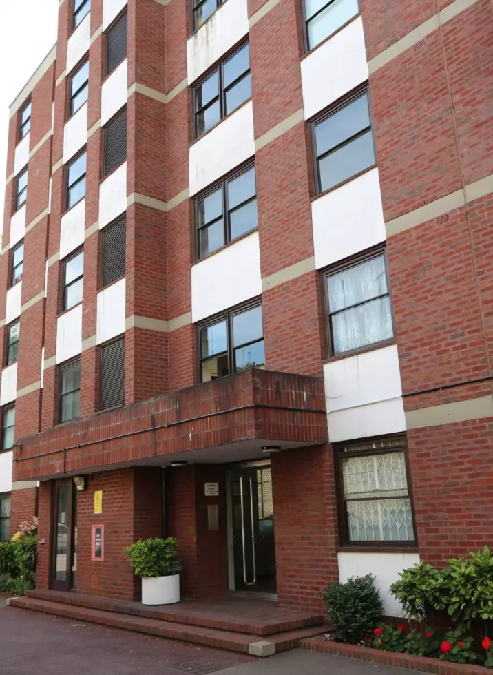 Cameret Court, Lorne Gardens