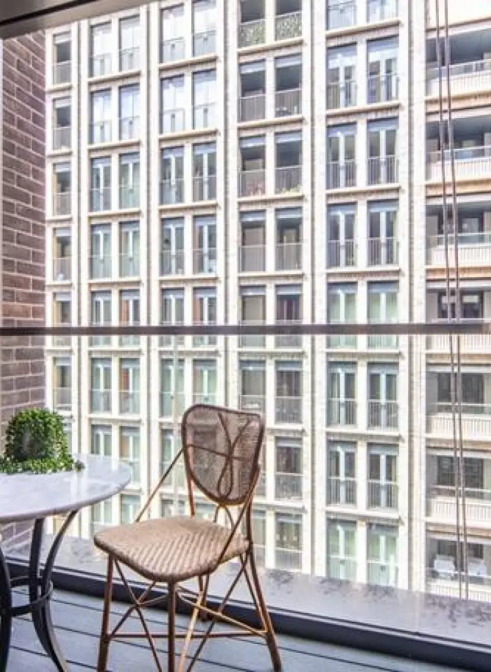 Thornes House, 4 Charles Clowes Walk