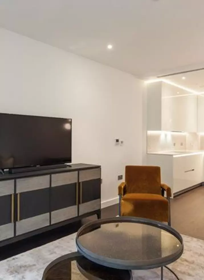 Thornes House, 4 Charles Clowes Walk