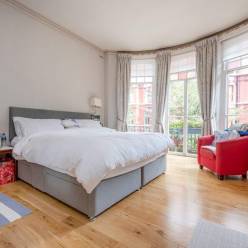 Hyde Park Mansions, Transept Street