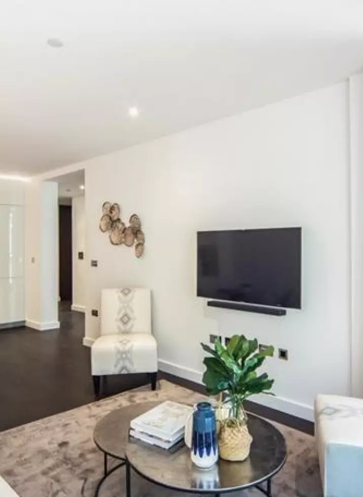Thornes House, 4 Charles Clowes Walk